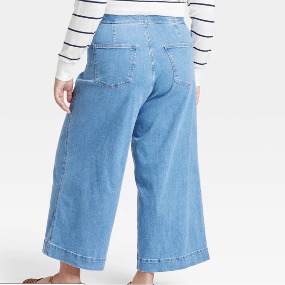 Women's Smart High-Rise Wide Leg Jeans - Picture 2 of 5